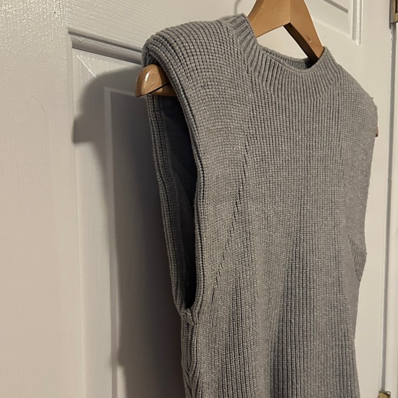 Forever 21 Gray Ribbed Muscle Tee - Picture 5 of 8
